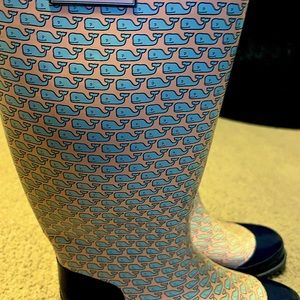 Women’s Size 8 Vineyard Vine Rain boots ;EEUC( worn twice )